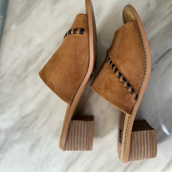 Muk Luks Blanche Faux Suede Brown Slip On Stitched Mule - Picture 4 of 7